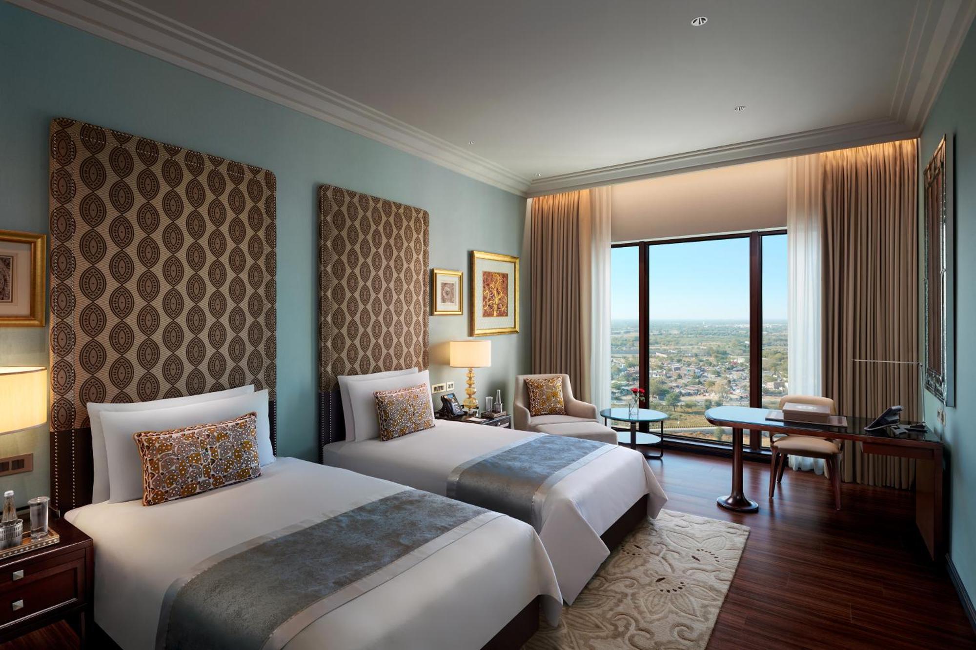 The Leela Gandhinagar Hotell Eksteriør bilde